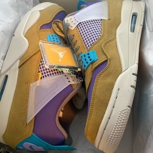 Union 4 Jordan’s “dessert moss” 100% authentic.